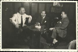 [Jacinto Guerrero, el actor Miguel Ligero y el empresario Francisco Torres]