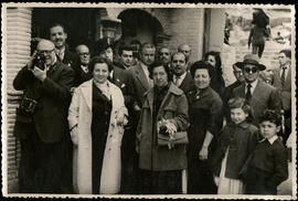 Inocencio, Francisca, Consuelo Guerrero y Juan González Guerrero, entre otros, en la romería de l...