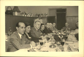 [Jacinto Guerrero en una comida]