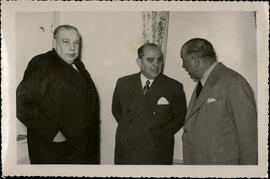 [Jacinto Guerrero en una comida]