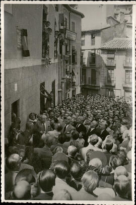 [Jacinto Guerrero en la inauguración de la calle Trastámara, en Toledo, dedicada a él]