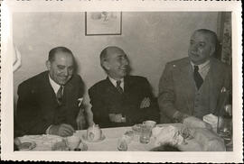 [Jacinto Guerrero en una comida]