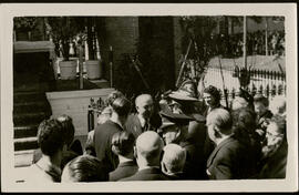 Jacinto Guerrero y Federico Romero recibiendo un premio