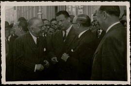 Jacinto Guerrero, rodeado de autoridades en Villena, en el homenaje a Ruperto Chapí