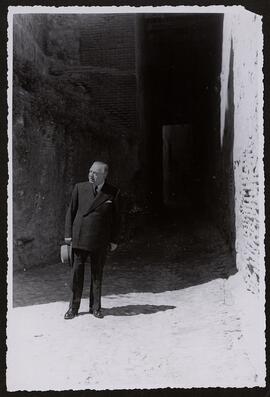 [Jacinto Guerrero haciendo turismo]