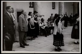 [Jacinto Guerrero en Toledo con miembros de sociedades de autores extranjeras]