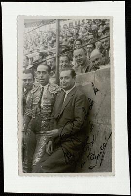 Jacinto Guerrero y Conchita Leonardo en los toros